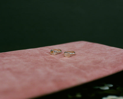 Gemmy Lifted Signet Ring